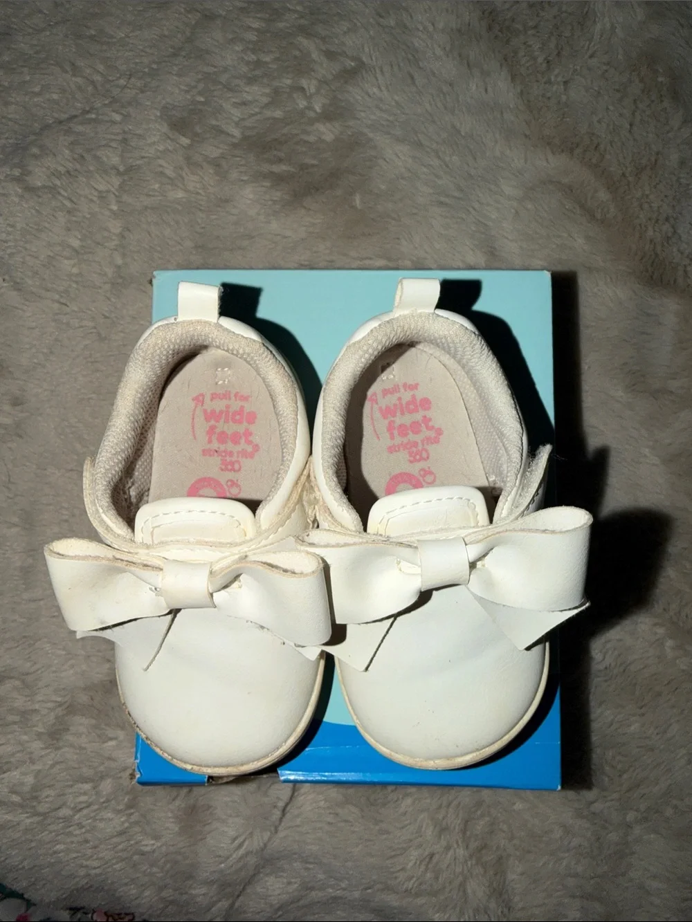 Stride Rite White toddler 5M Kamila shoes Velcro easy to wash